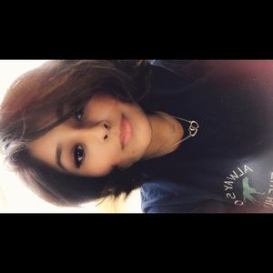 Meet your Posher, Carolina